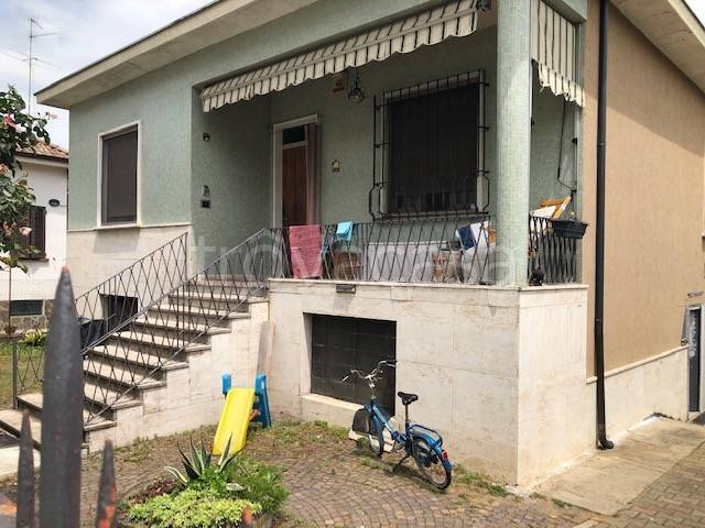 casa indipendente in vendita a Vigevano