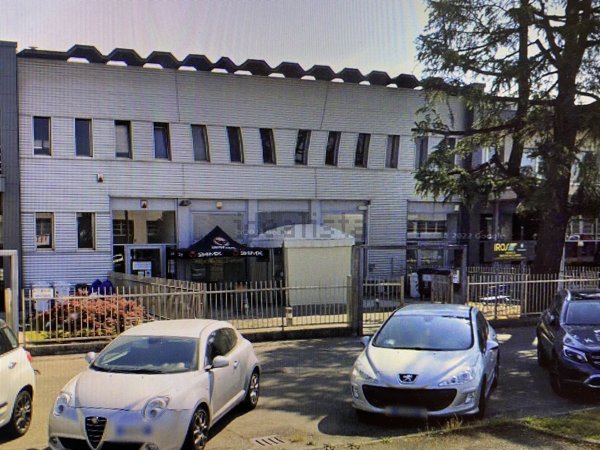 locale di sgombero in vendita a Vigevano