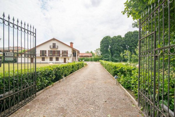 casa indipendente in vendita a Vigevano
