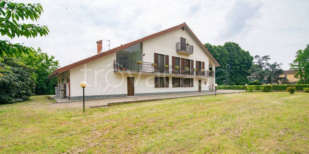 casa indipendente in vendita a Vigevano