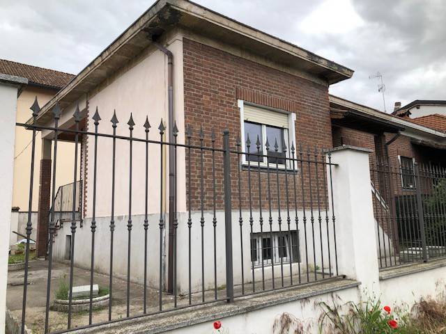 casa indipendente in vendita a Vigevano