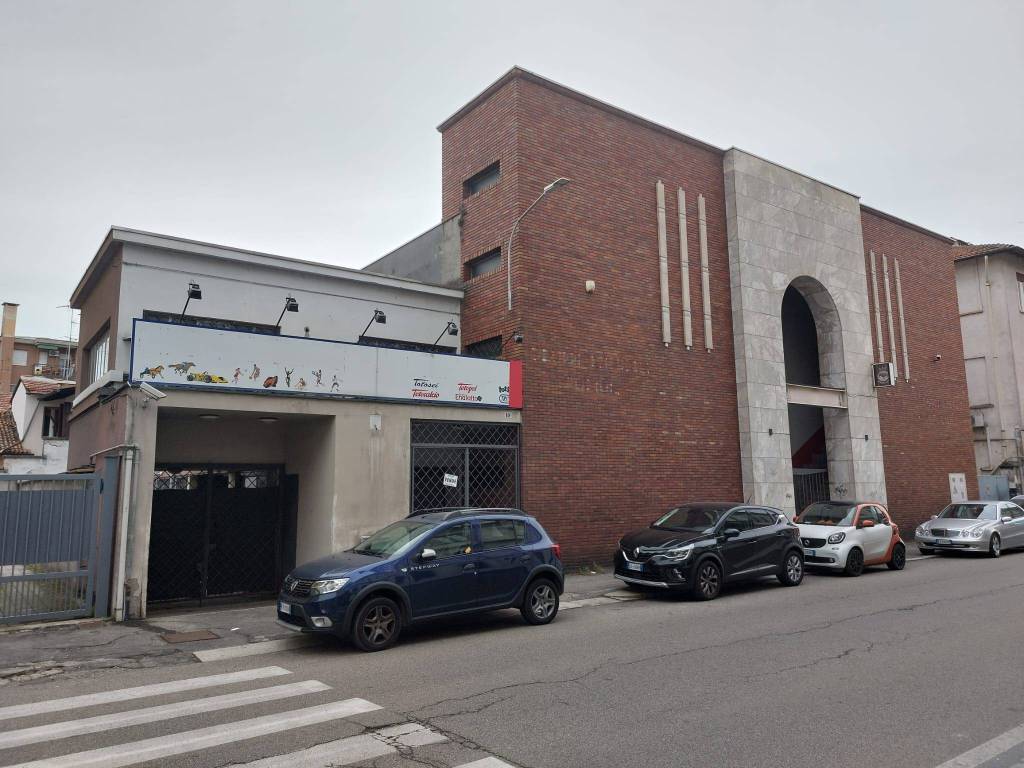 negozio in vendita a Vigevano