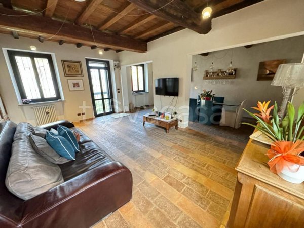 casa indipendente in vendita a Vigevano