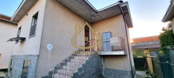 casa indipendente in vendita a Vigevano