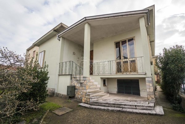casa indipendente in vendita a Vigevano