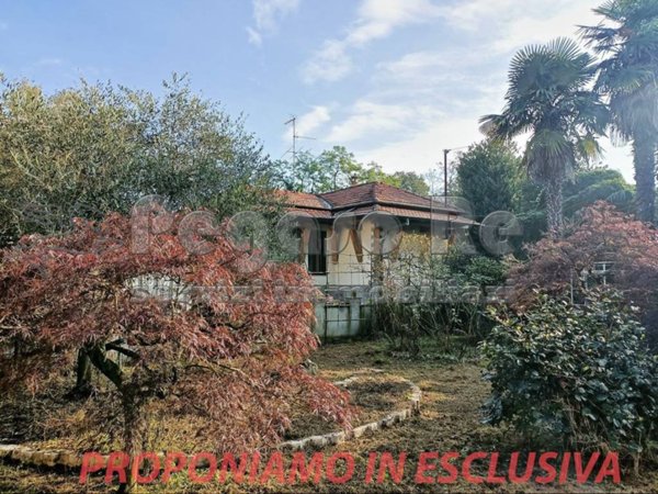 casa indipendente in vendita a Vigevano