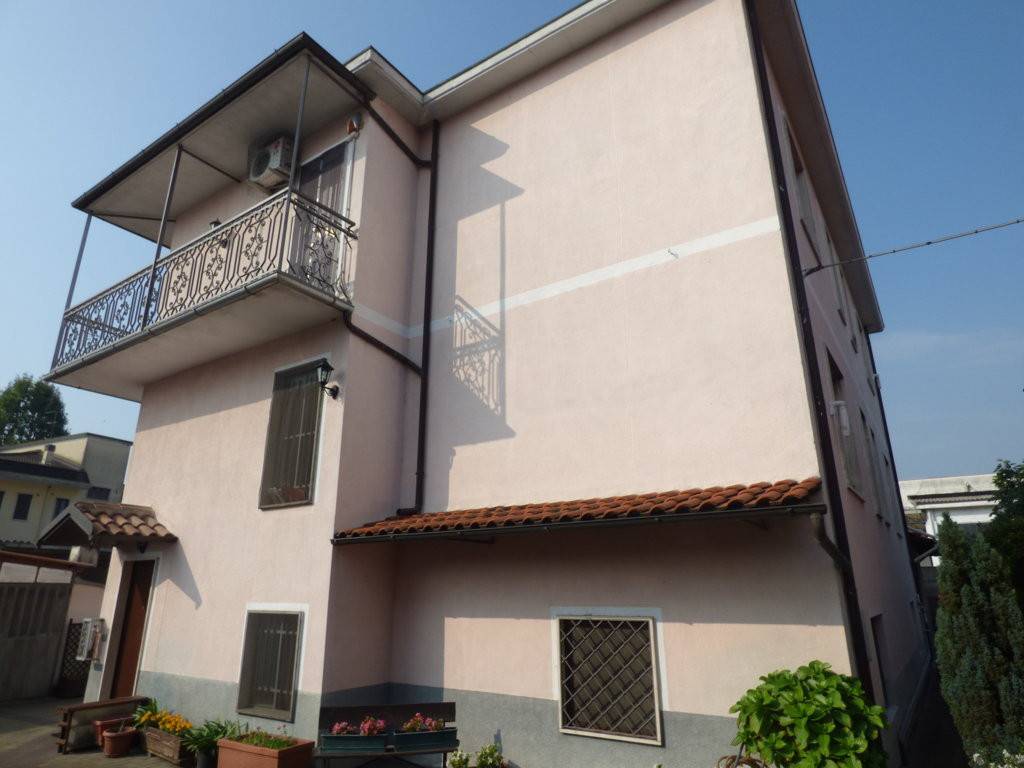 casa indipendente in vendita a Vigevano