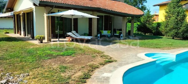 casa indipendente in vendita a Vigevano