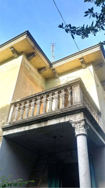 casa indipendente in vendita a Vigevano