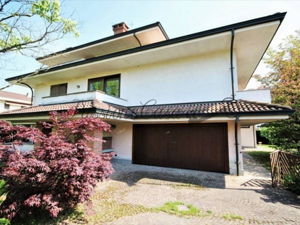casa indipendente in vendita a Vigevano
