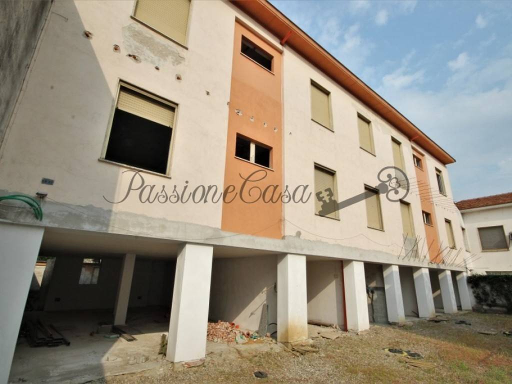 intera palazzina in vendita a Vigevano