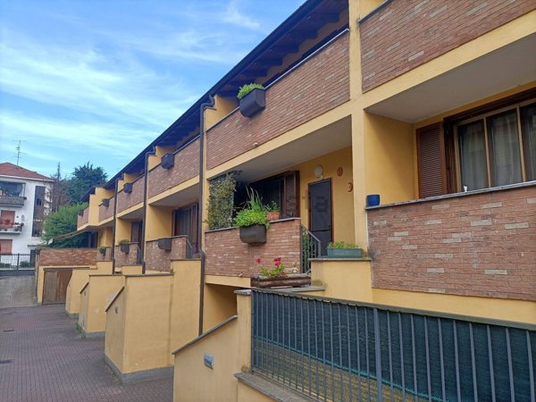 casa indipendente in vendita a Vigevano