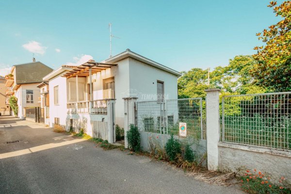 casa indipendente in vendita a Vigevano