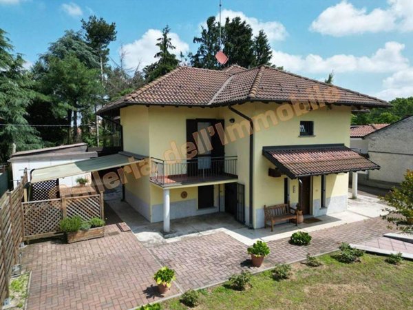 casa indipendente in vendita a Vigevano