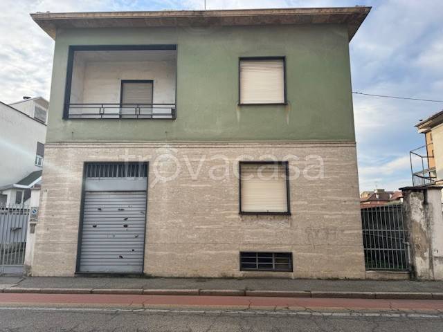 casa indipendente in vendita a Vigevano
