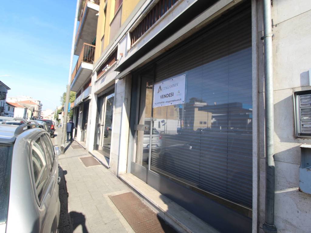 negozio in vendita a Vigevano