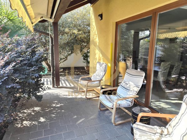 casa indipendente in vendita a Vigevano