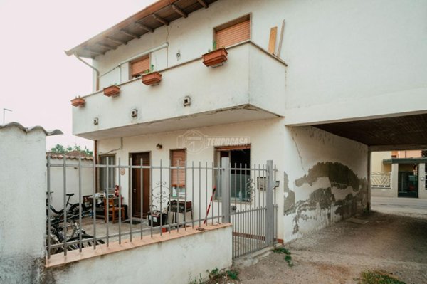 casa indipendente in vendita a Vigevano in zona Fogliano