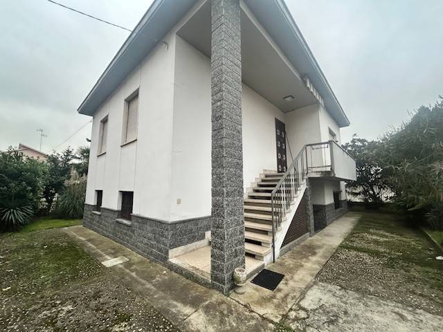 casa indipendente in vendita a Vigevano