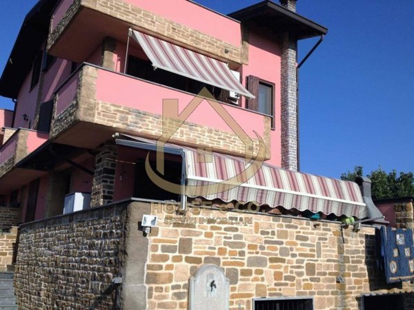 casa indipendente in vendita a Vigevano