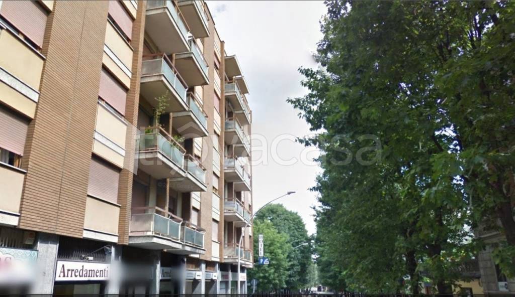 negozio in vendita a Vigevano