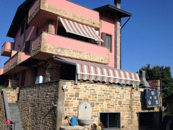 casa indipendente in vendita a Vigevano