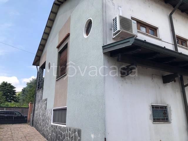 casa indipendente in vendita a Vigevano