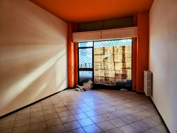 locale commerciale in vendita a Vigevano