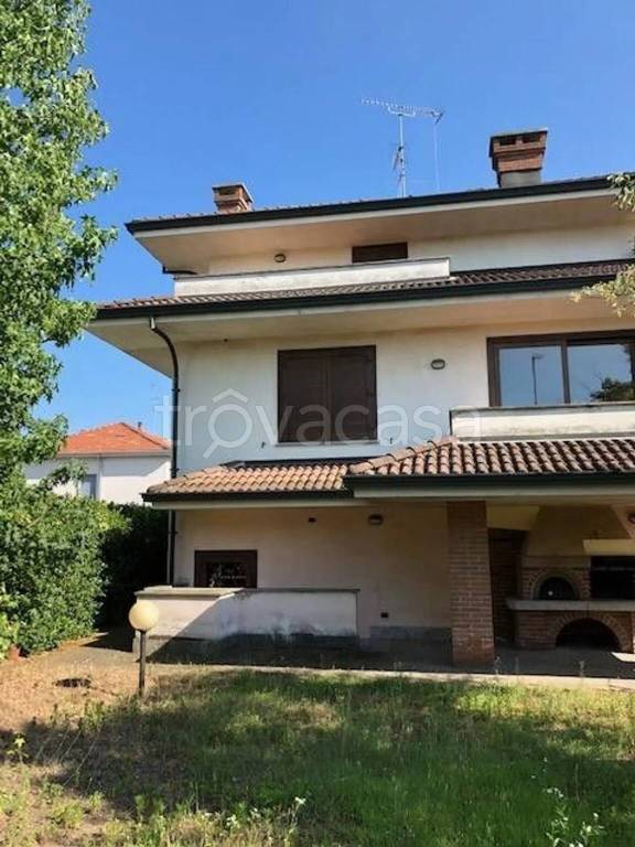 casa indipendente in vendita a Vigevano