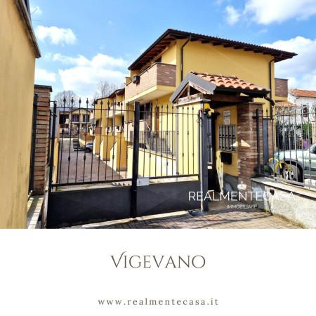 casa indipendente in vendita a Vigevano