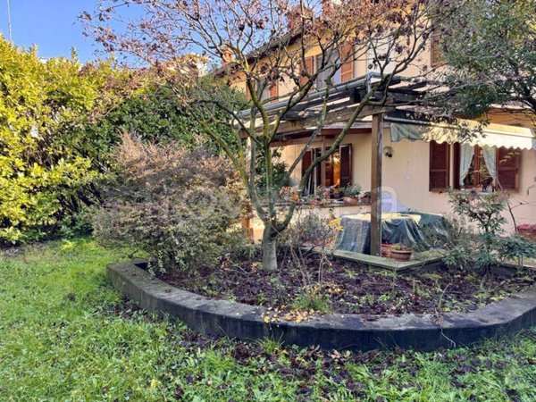 casa indipendente in vendita a Vigevano
