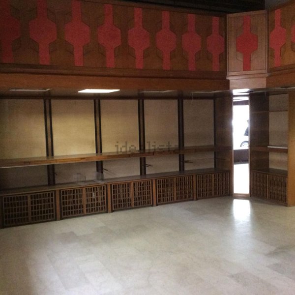 negozio in vendita a Vigevano