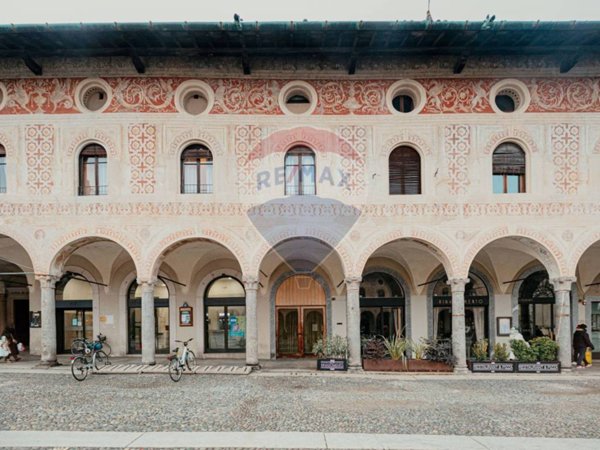 casa indipendente in vendita a Vigevano
