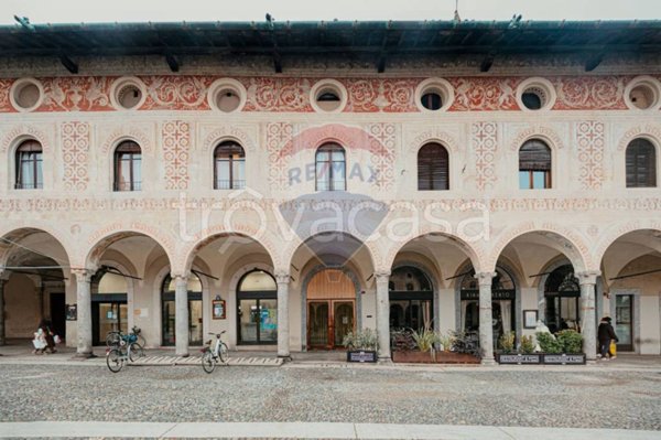 casa indipendente in vendita a Vigevano