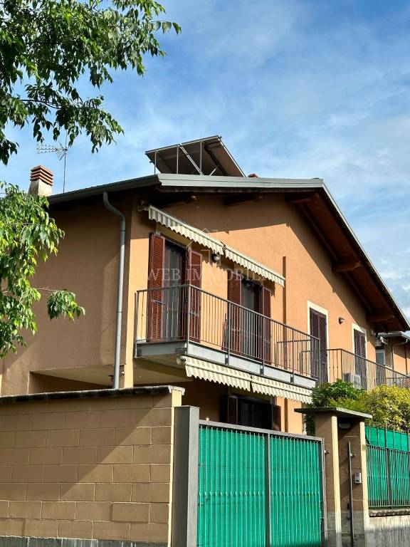 casa indipendente in vendita a Vigevano