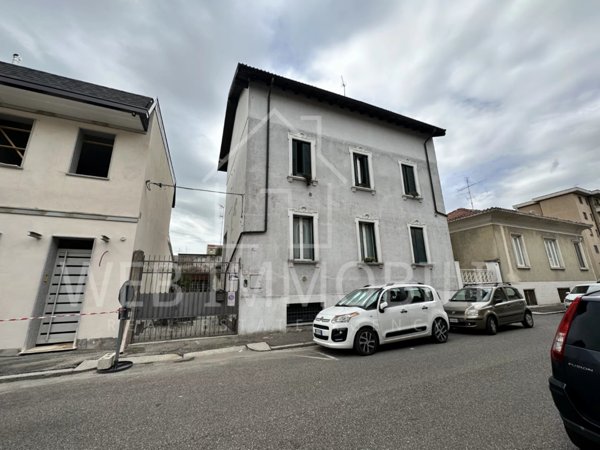 casa indipendente in vendita a Vigevano
