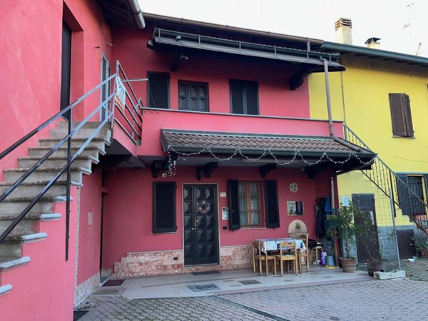 casa indipendente in vendita a Vigevano