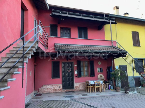 casa indipendente in vendita a Vigevano