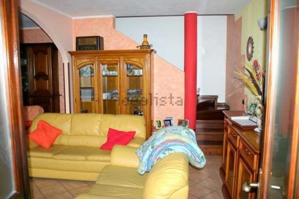 casa indipendente in vendita a Vigevano