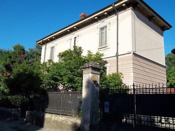 casa indipendente in vendita a Vigevano