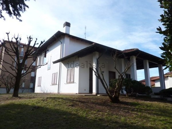 casa indipendente in vendita a Vigevano