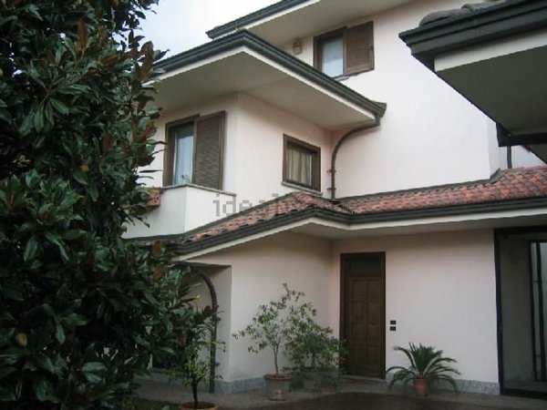 casa indipendente in vendita a Vigevano