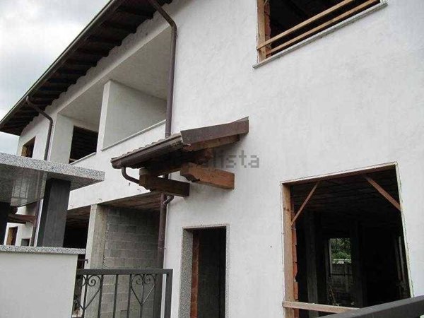 casa indipendente in vendita a Vigevano