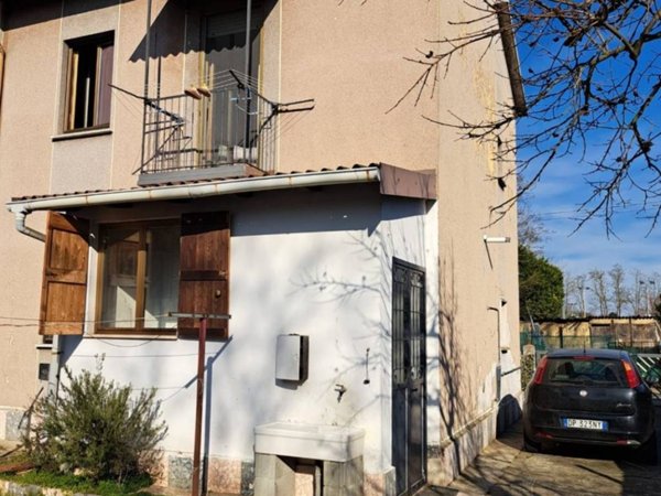 casa indipendente in vendita a Vigevano