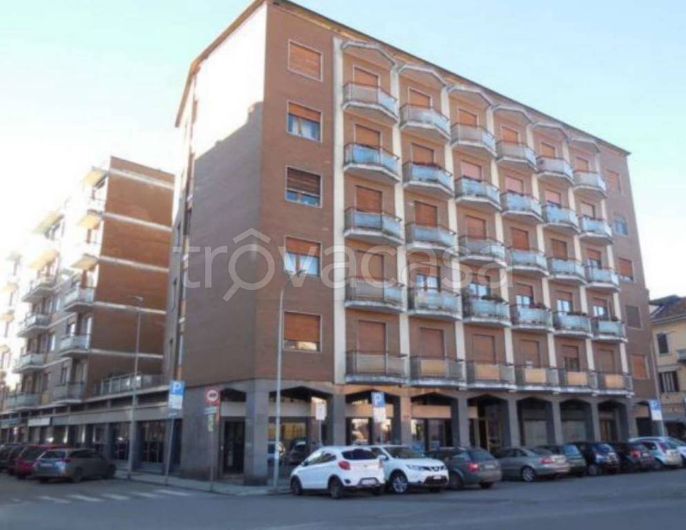 negozio in vendita a Vigevano