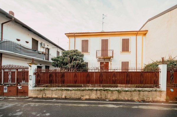 casa indipendente in vendita a Vigevano