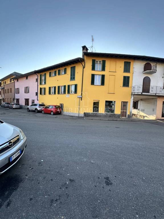 negozio in vendita a Vigevano
