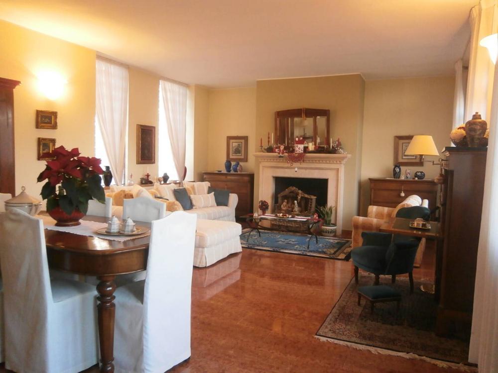 casa indipendente in vendita a Vigevano