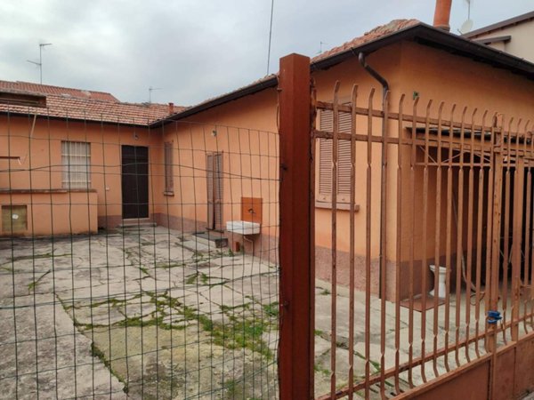 casa indipendente in vendita a Vigevano