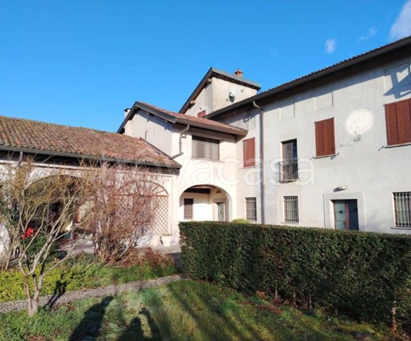 casa indipendente in vendita a Vigevano